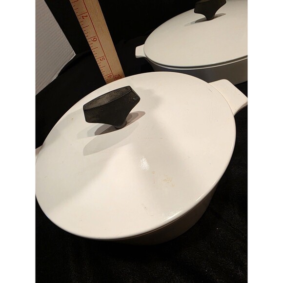 Corning Ware vintage B-1 3/4 QT And B-10-B 10" Skillet With Lids - Picture 6 of 16